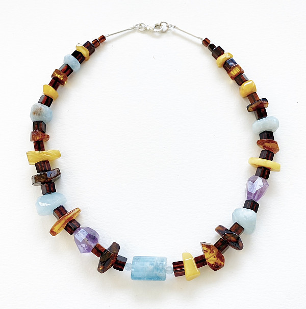 Neshka - multi-colored necklace