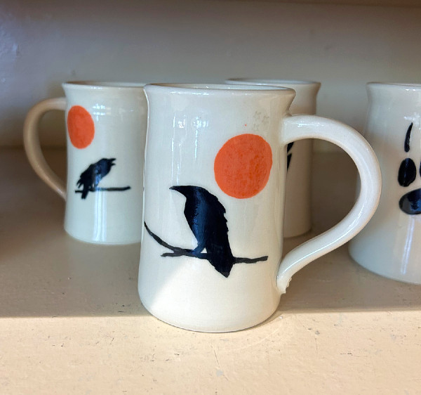 Monique Arsenalt - crow mugs