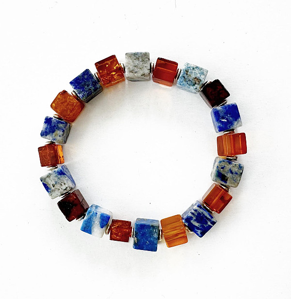 Neshka - cube bracelet